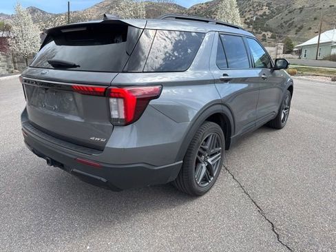 Used 2025 Ford Explorer ST-Line w/ Premium Package AWD/4WD image 10