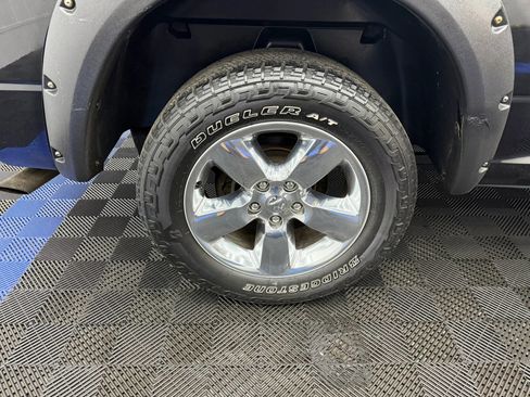 Used 2017 RAM 1500 Express AWD/4WD image 5