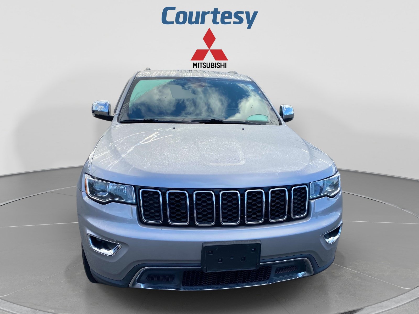 Used 2018 Jeep Grand Cherokee Limited AWD/4WD image 11