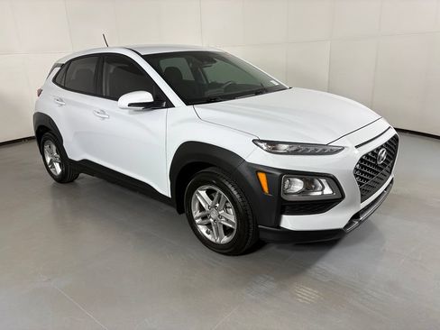 Used 2019 Hyundai Kona SE FWD image 2