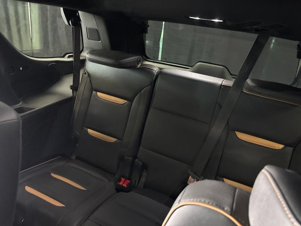 Used 2024 GMC Yukon AT4 w/ Technology Package AWD/4WD image 33