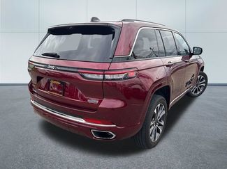 Used 2023 Jeep Grand Cherokee Overland w/ Luxury Tech Group IV AWD/4WD video 4