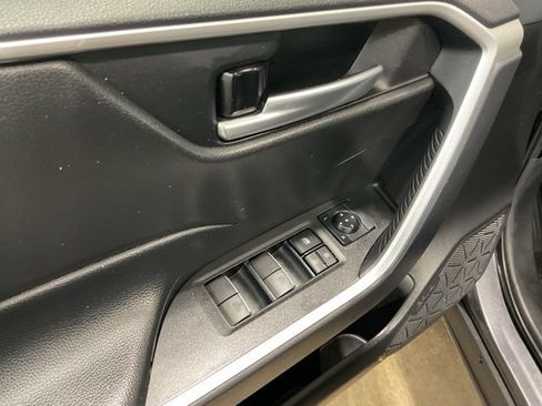 Used 2025 Toyota RAV4 XLE AWD/4WD image 26