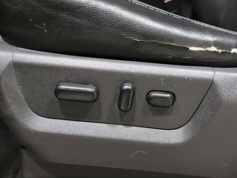 Used 2014 Ford F350 Lariat image 12