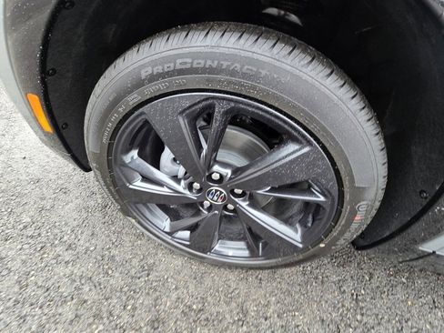 New 2025 Buick Envision Sport Touring image 9