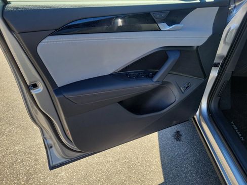 New 2026 Volkswagen Tiguan SE image 32