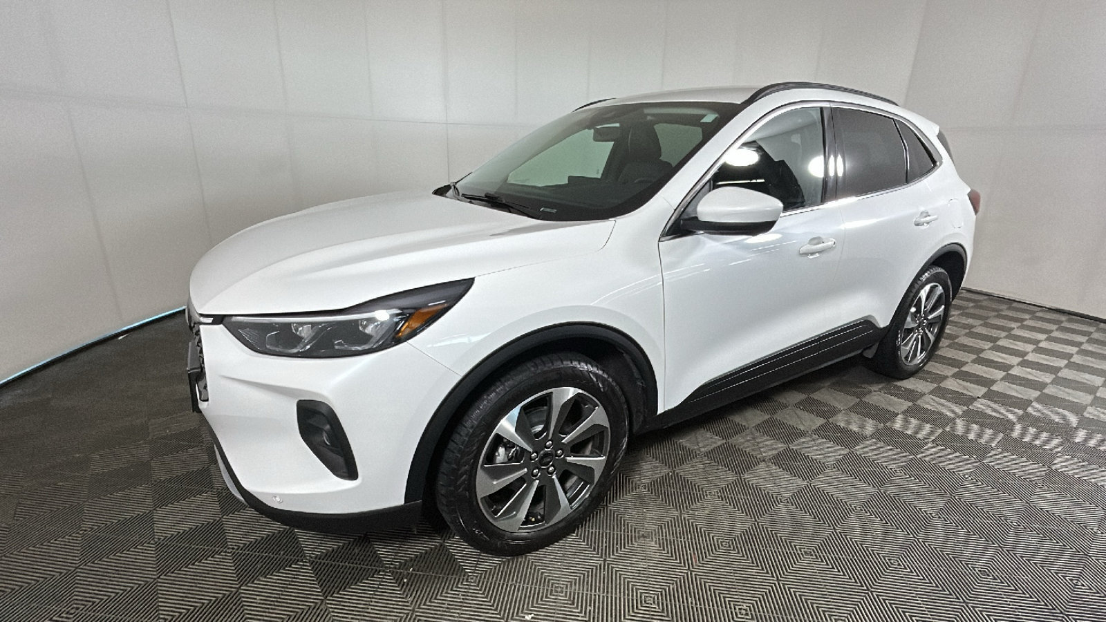 Used 2024 Ford Escape Platinum AWD/4WD image 7