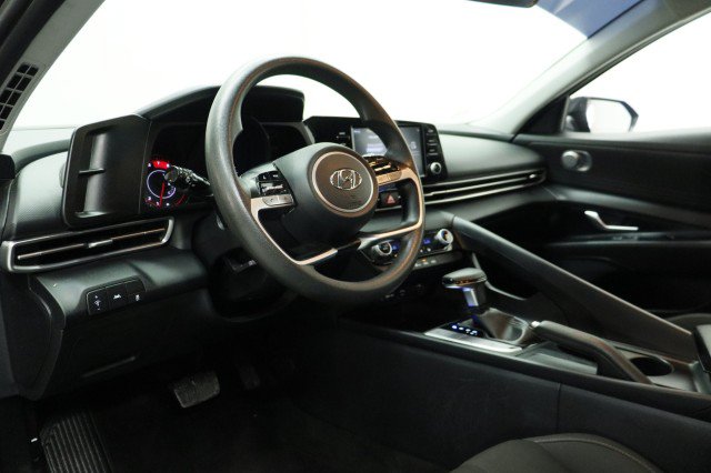 Used 2023 Hyundai Elantra SEL FWD image 6