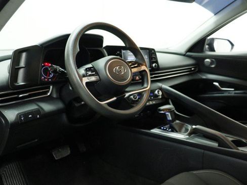Used 2023 Hyundai Elantra SEL FWD image 6