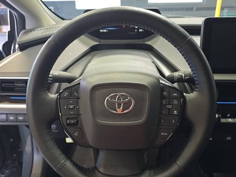 Used 2025 Toyota Prius XLE AWD/4WD image 14