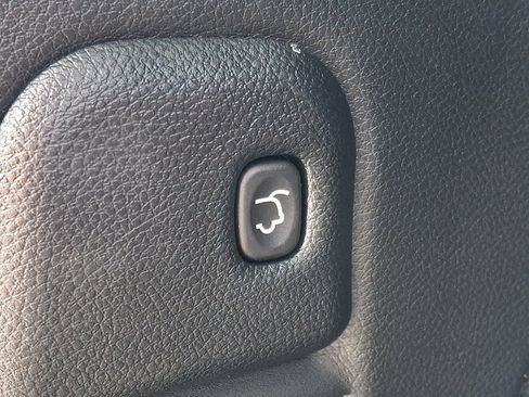 Used 2019 Jeep Grand Cherokee Laredo AWD/4WD image 30