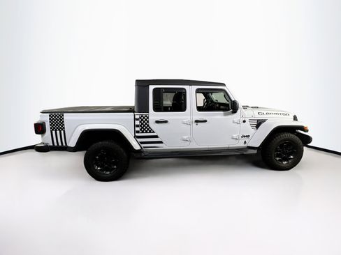 Used 2023 Jeep Gladiator Willys image 4