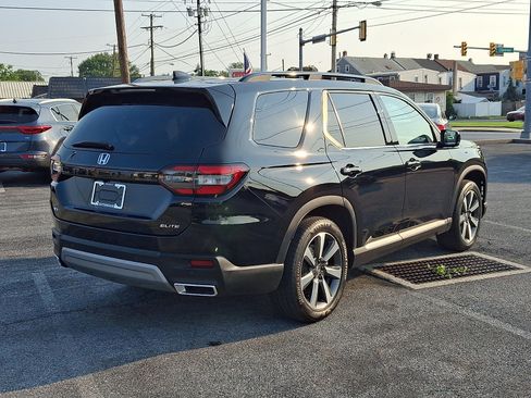 Used 2025 Honda Pilot Elite image 6