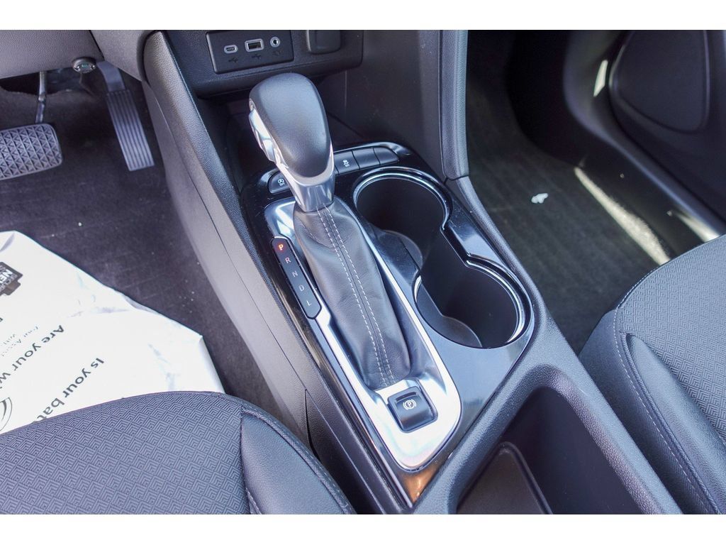 Used 2022 Buick Encore GX Select AWD/4WD image 19