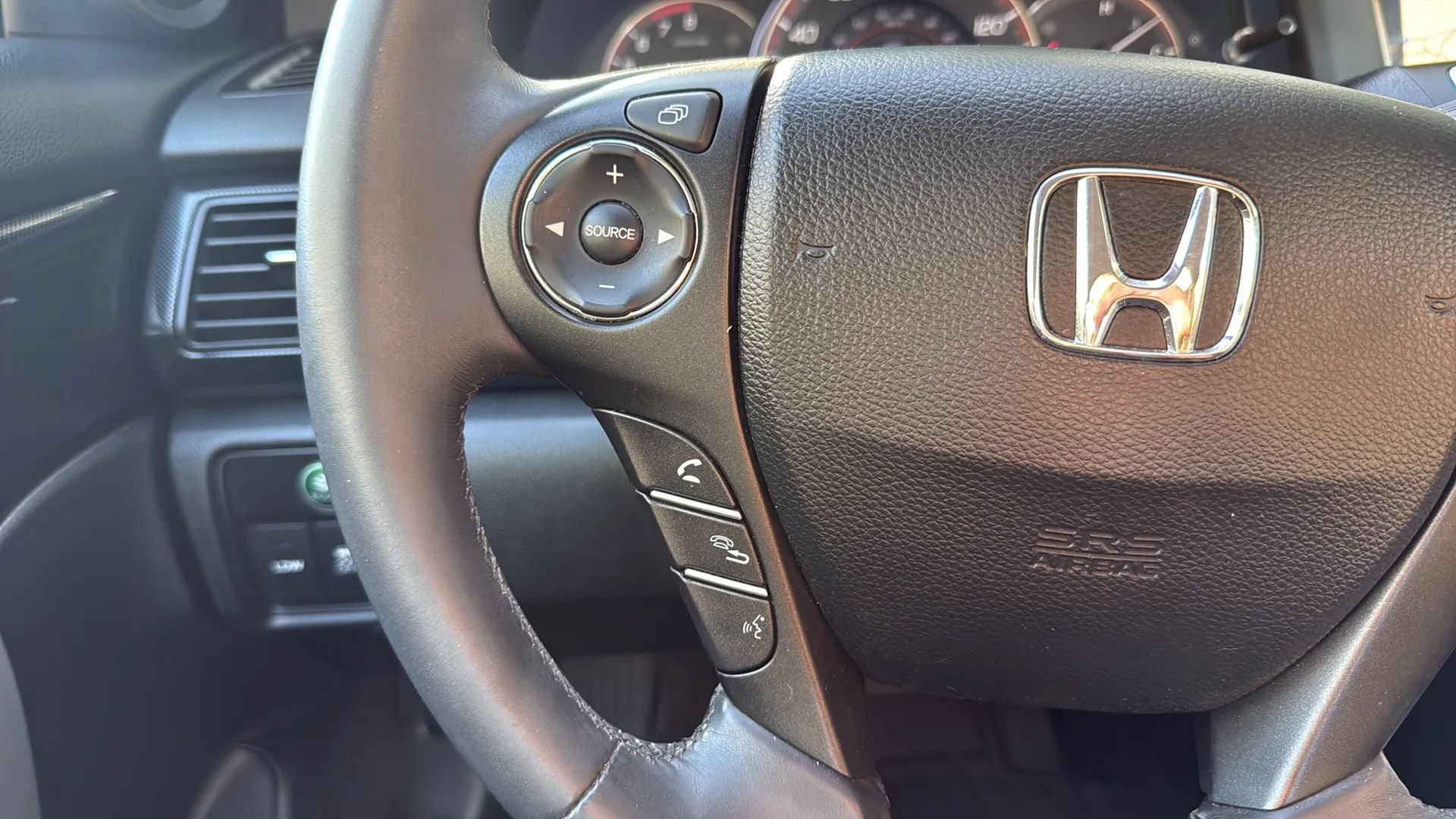 Used 2015 Honda Accord EX-L image 25