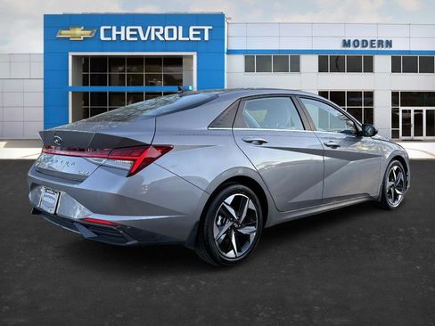 Used 2023 Hyundai Elantra Limited image 5