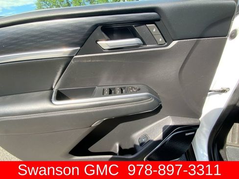 Certified 2025 GMC Acadia Elevation AWD/4WD image 21