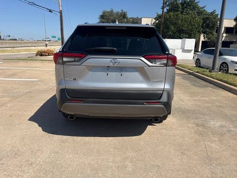Used 2019 Toyota RAV4 Limited w/ Cold Weather Package FWD image 13