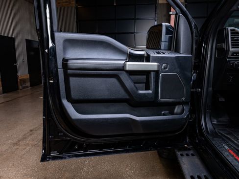 Used 2018 Ford F150 Raptor w/ Equipment Group 802A Luxury image 32