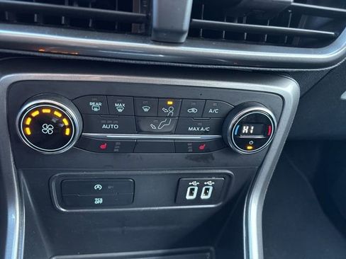 Used 2019 Ford EcoSport SE w/ SE Convenience Package image 18