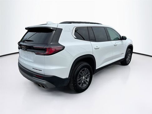 Used 2025 GMC Acadia Elevation image 7