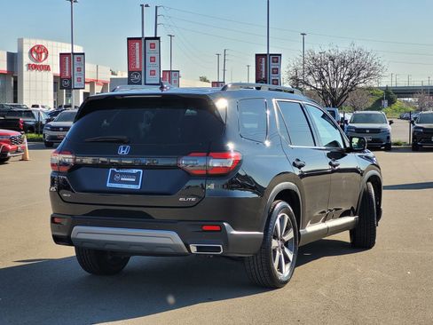 Certified 2023 Honda Pilot Elite image 5