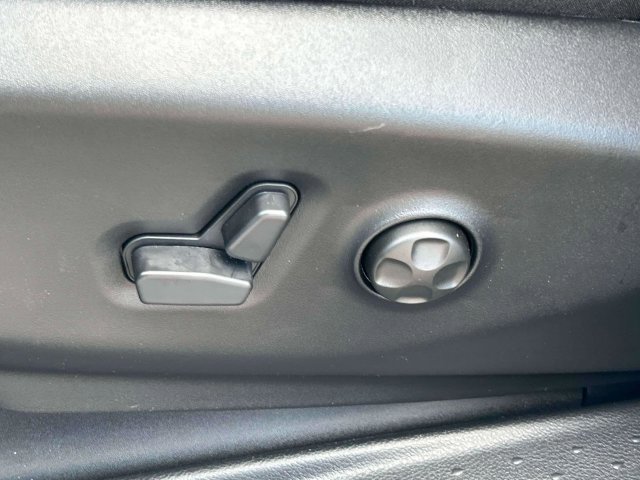 New 2026 Chrysler Pacifica Select FWD image 14