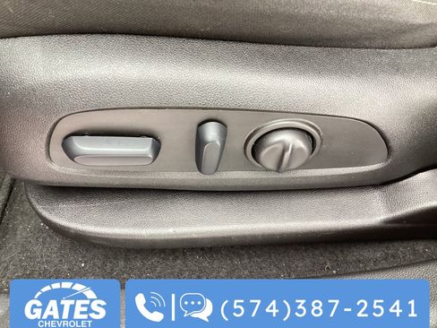 Used 2025 Chevrolet Blazer LT image 17