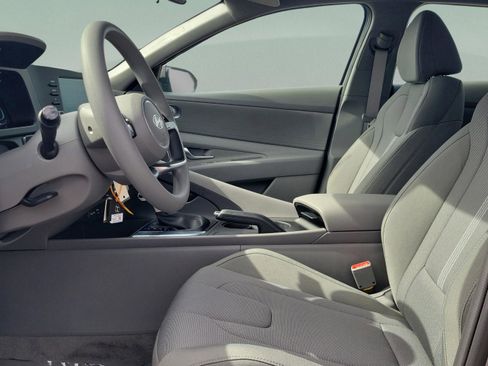 New 2026 Hyundai Elantra SE image 18