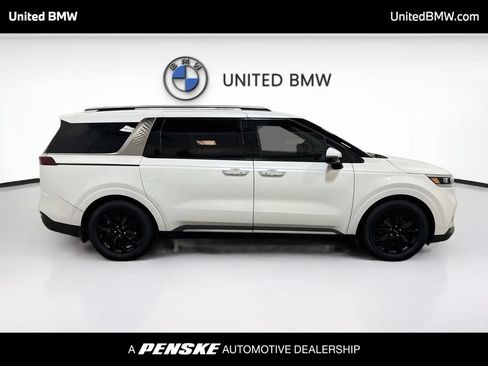 Used 2023 Kia Carnival SX Prestige FWD image 4