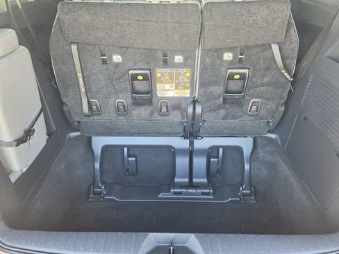 Used 2026 Toyota Sienna XLE FWD image 28