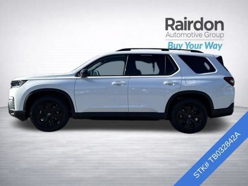 Used 2026 Honda Pilot Black Edition image 4