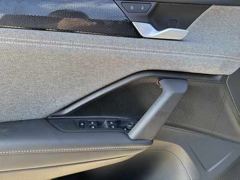 Certified 2025 Volkswagen Tiguan S image 37