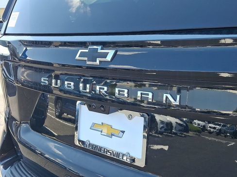 New 2026 Chevrolet Suburban High Country AWD/4WD image 11