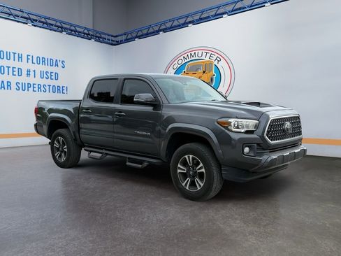 Used 2018 Toyota Tacoma TRD Sport image 8