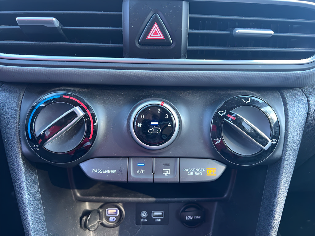 Used 2019 Hyundai Kona SEL w/ SEL Tech Package 02 FWD image 27