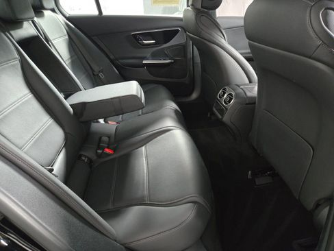 Used 2025 Mercedes-Benz C 300 Sedan image 17