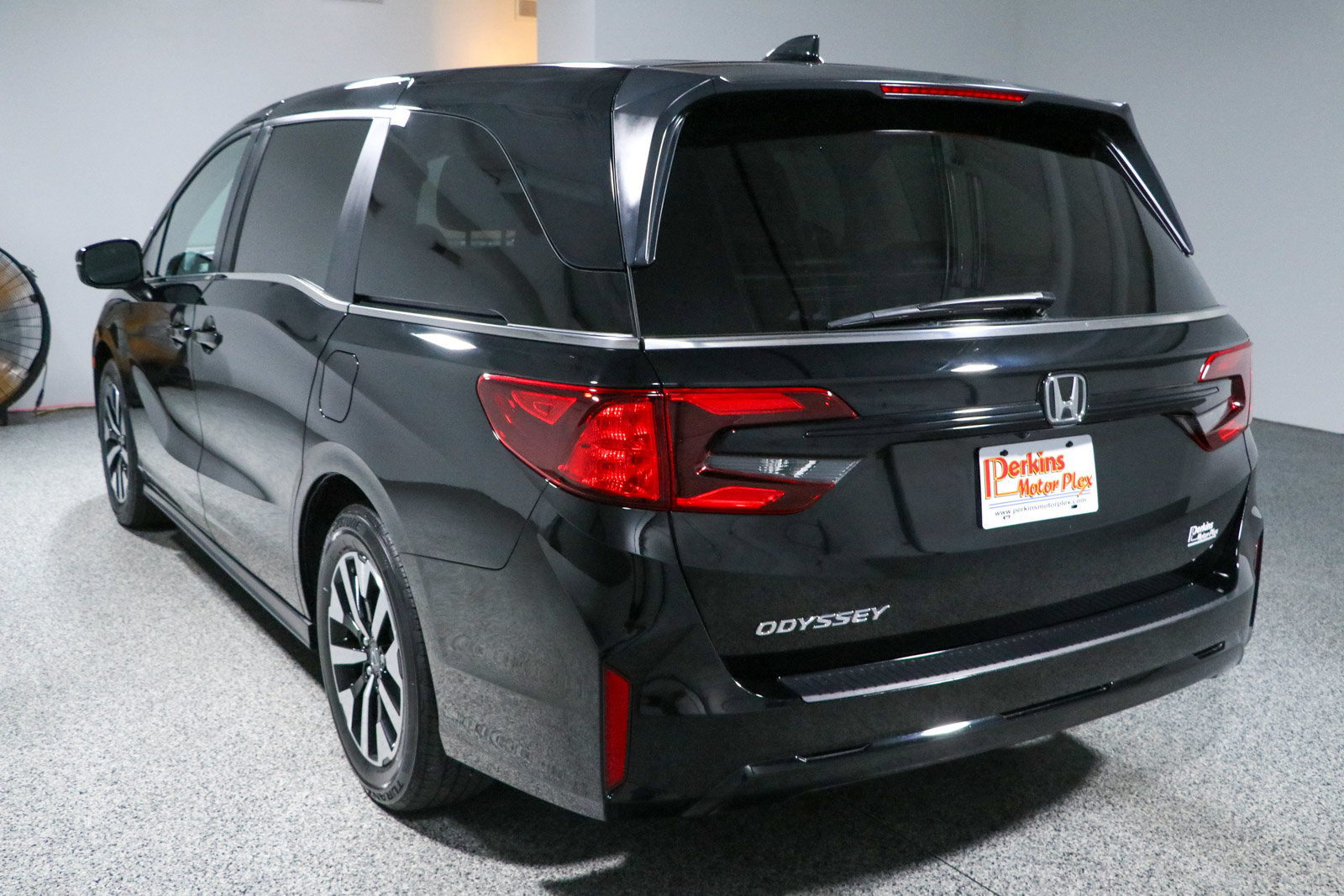 Used 2025 Honda Odyssey EX-L image 9