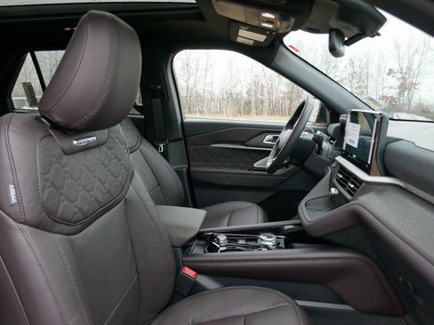 New 2026 Ford Explorer Platinum w/ LUX Leather Package AWD/4WD image 10