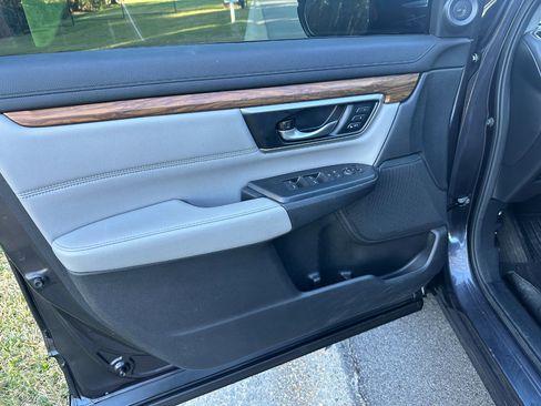 Used 2019 Honda CR-V Touring image 9