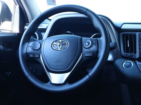 Used 2018 Toyota RAV4 Limited image 5