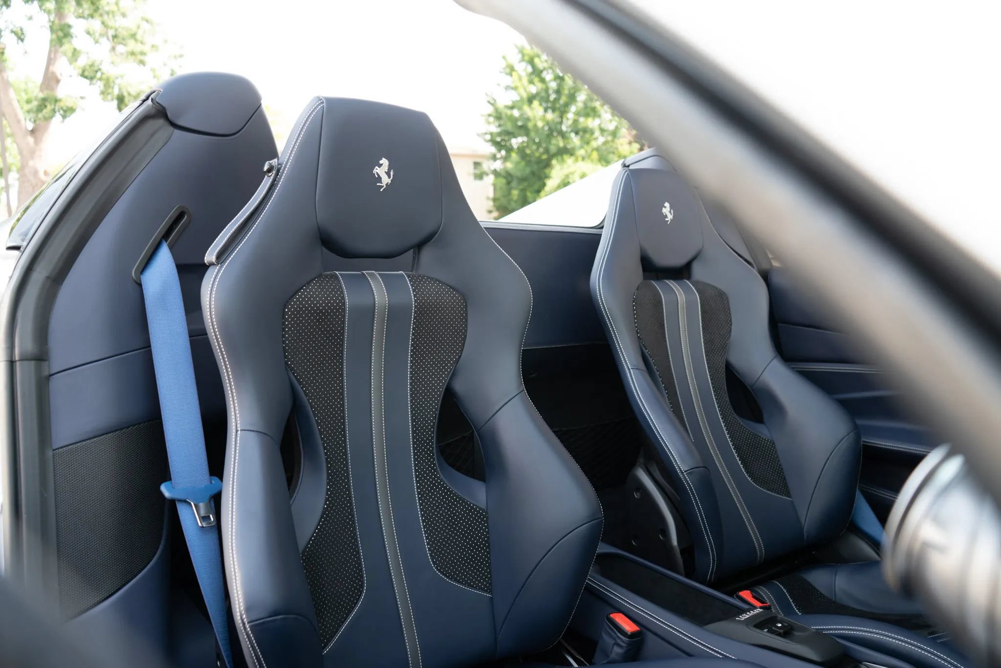 Used 2022 Ferrari F8 Tributo RWD image 35
