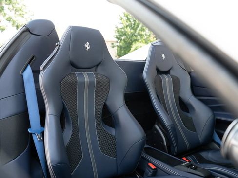 Used 2022 Ferrari F8 Tributo RWD image 35