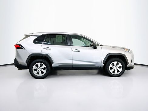 Used 2022 Toyota RAV4 LE image 10