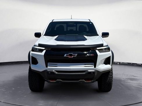 Used 2024 Chevrolet Colorado ZR2 w/ Technology Package AWD/4WD image 10