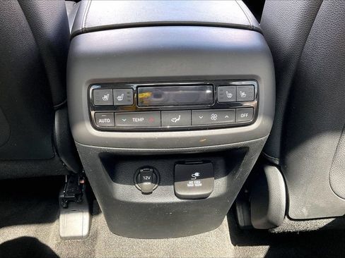 Used 2024 Hyundai Palisade Limited AWD/4WD image 18