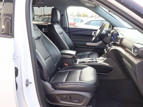 Used 2023 Ford Explorer Limited w/ Equipment Group 301A image 27
