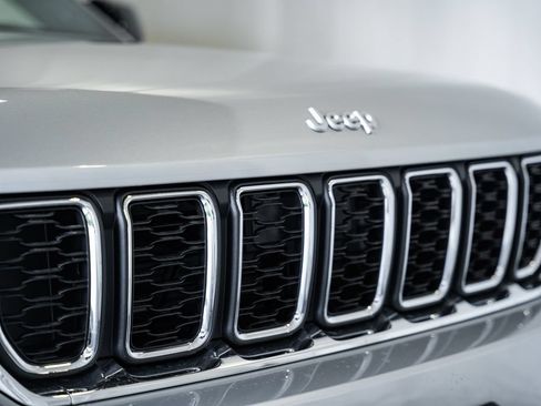 New 2026 Jeep Grand Cherokee Laredo X AWD/4WD image 12