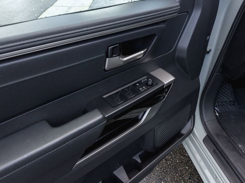 Used 2024 Toyota Tundra Limited image 9