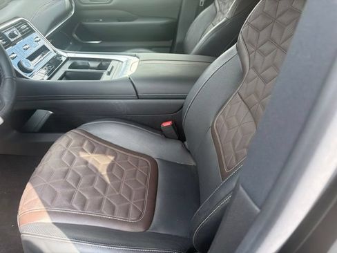 Used 2025 Nissan Armada Platinum w/ Convenience Package AWD/4WD image 20